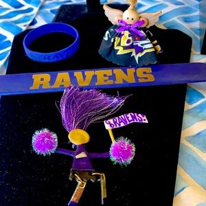Baltimore Ravens fan Pin Angel & 2 rubber bracelets guc